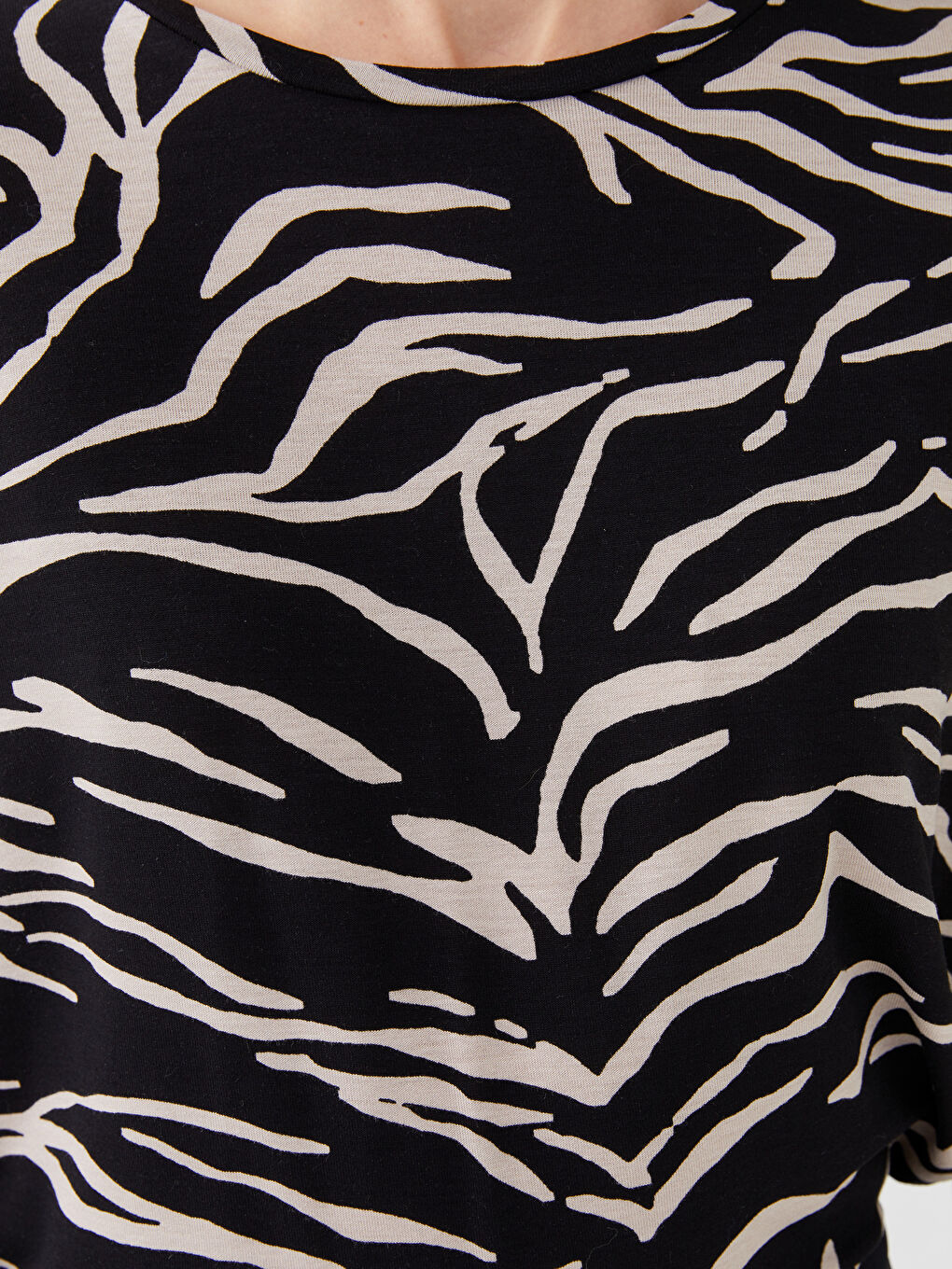 Karışık Bisiklet Yaka Desenli Uzun Kollu Kadın Tişört-3