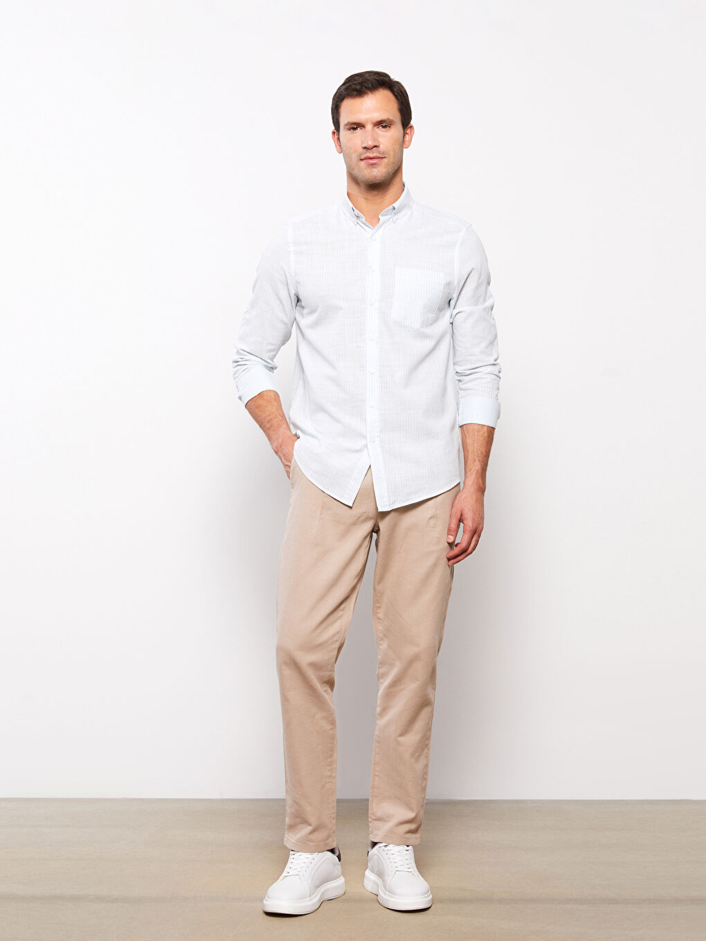Pantalon homme coupe slim en lin mélangé