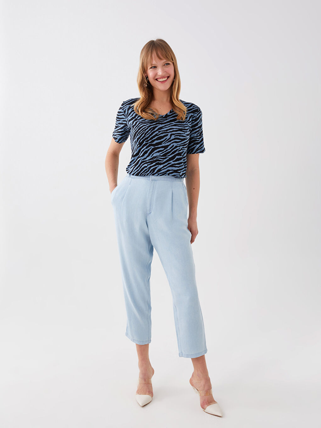 Mavi Kadın V Yaka Desenli Kısa Kollu Tişört-2