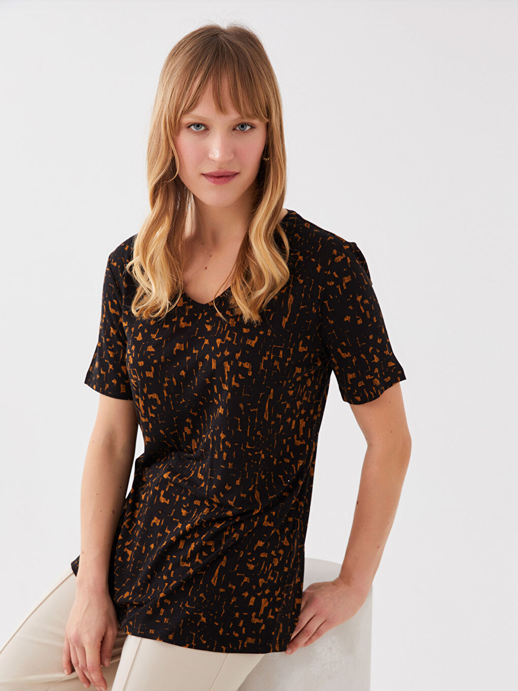 Women's V-Neck Patterned Short Sleeve T-Shirt -S3BI19Z8-LQY