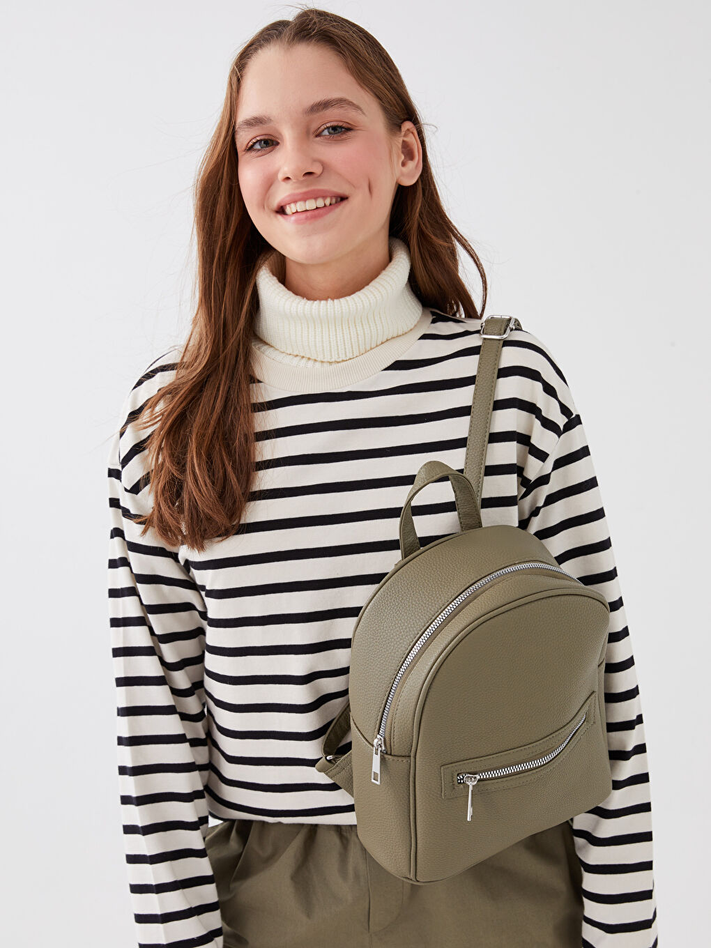 Haki Deri Görünümlü Kadın Sırt Çantası-1