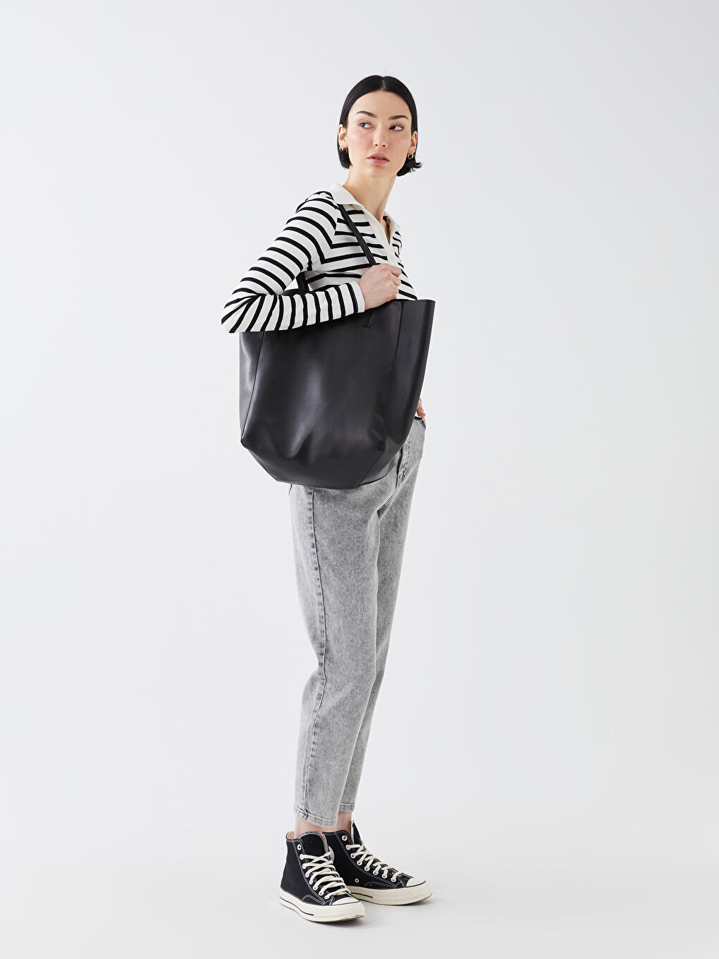 Siyah Deri Görünümlü Kadın Omuz Çantası-1