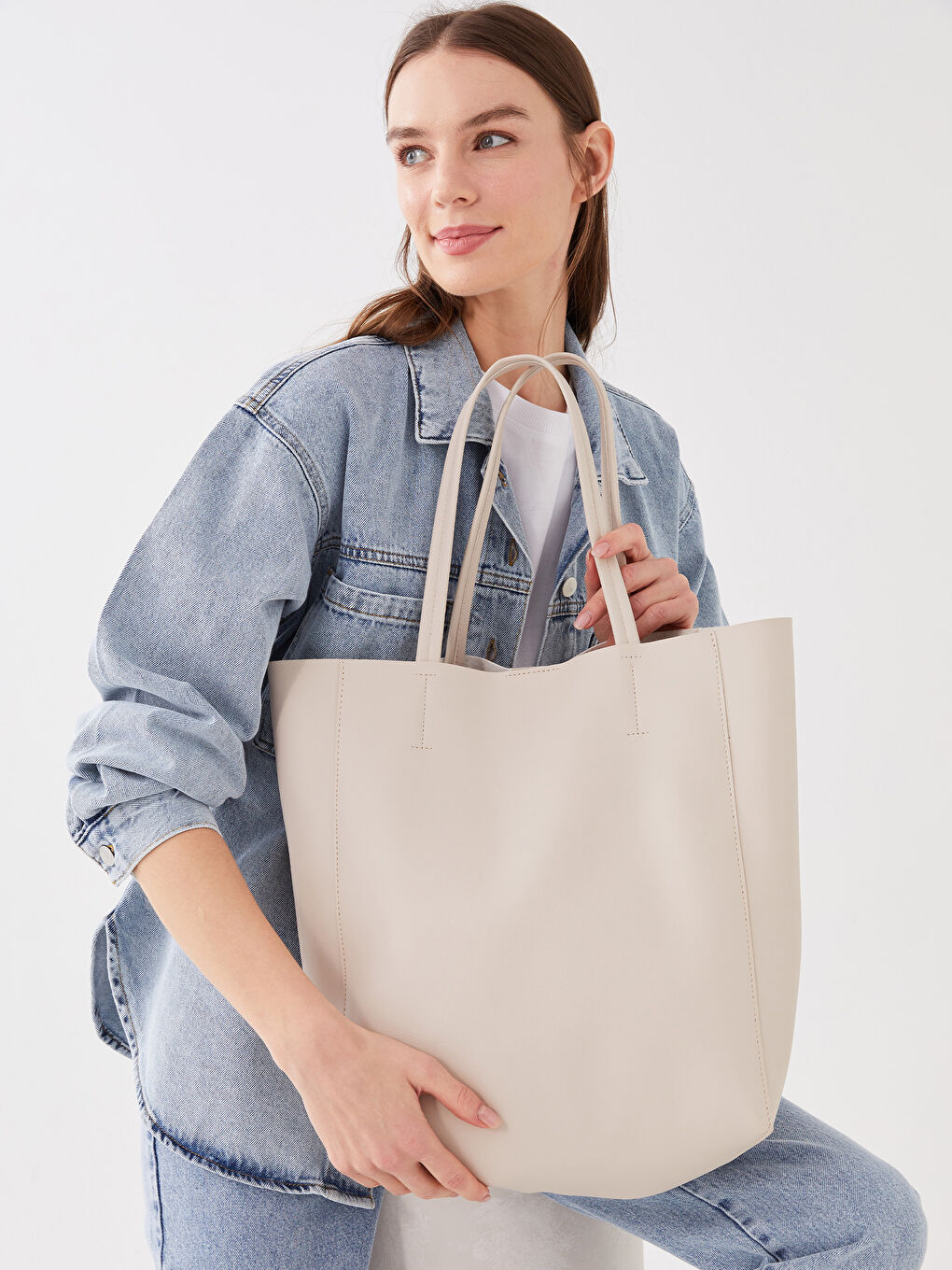 Bej Deri Görünümlü Kadın Omuz Çantası