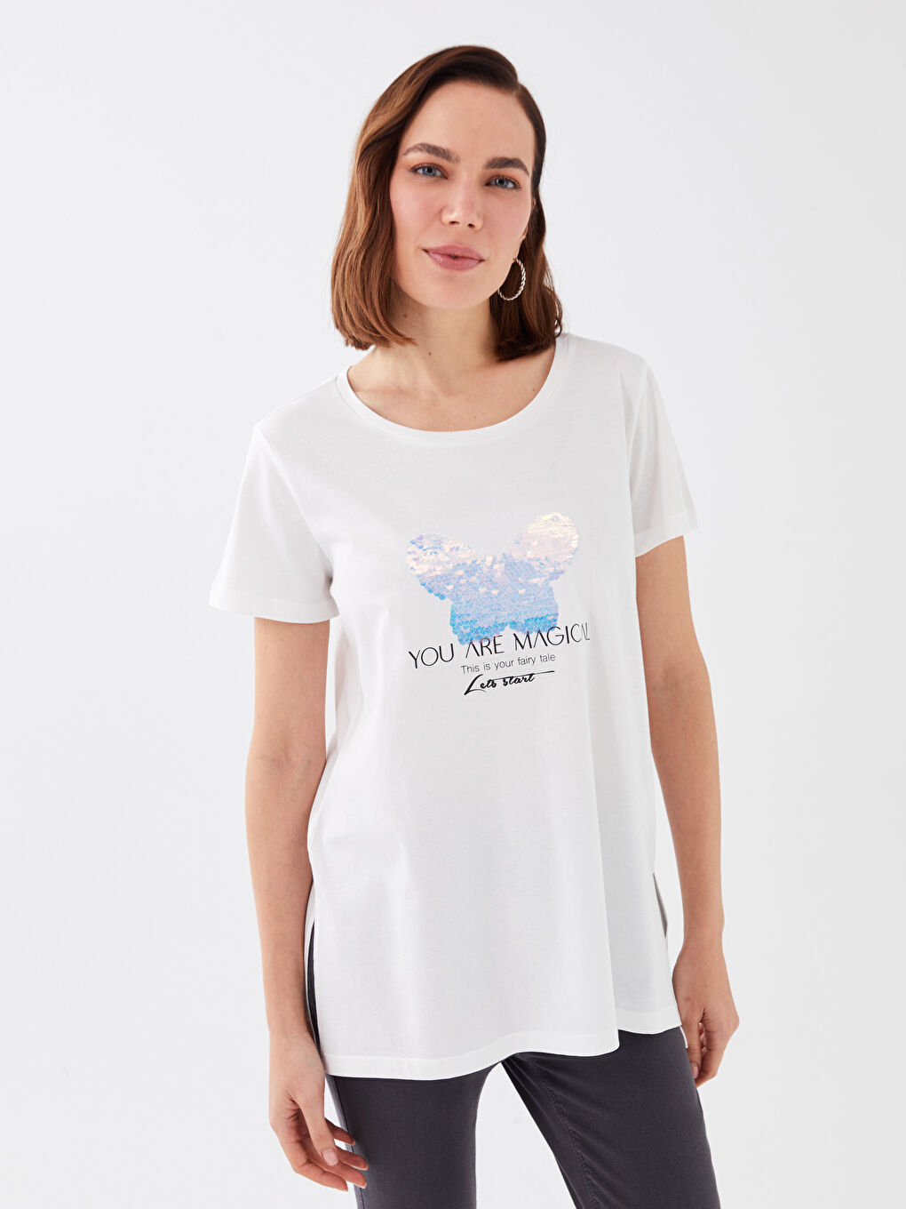 تيشيرت كم قصير ياقة دائرية مطرز بالترتر للسيدات-1