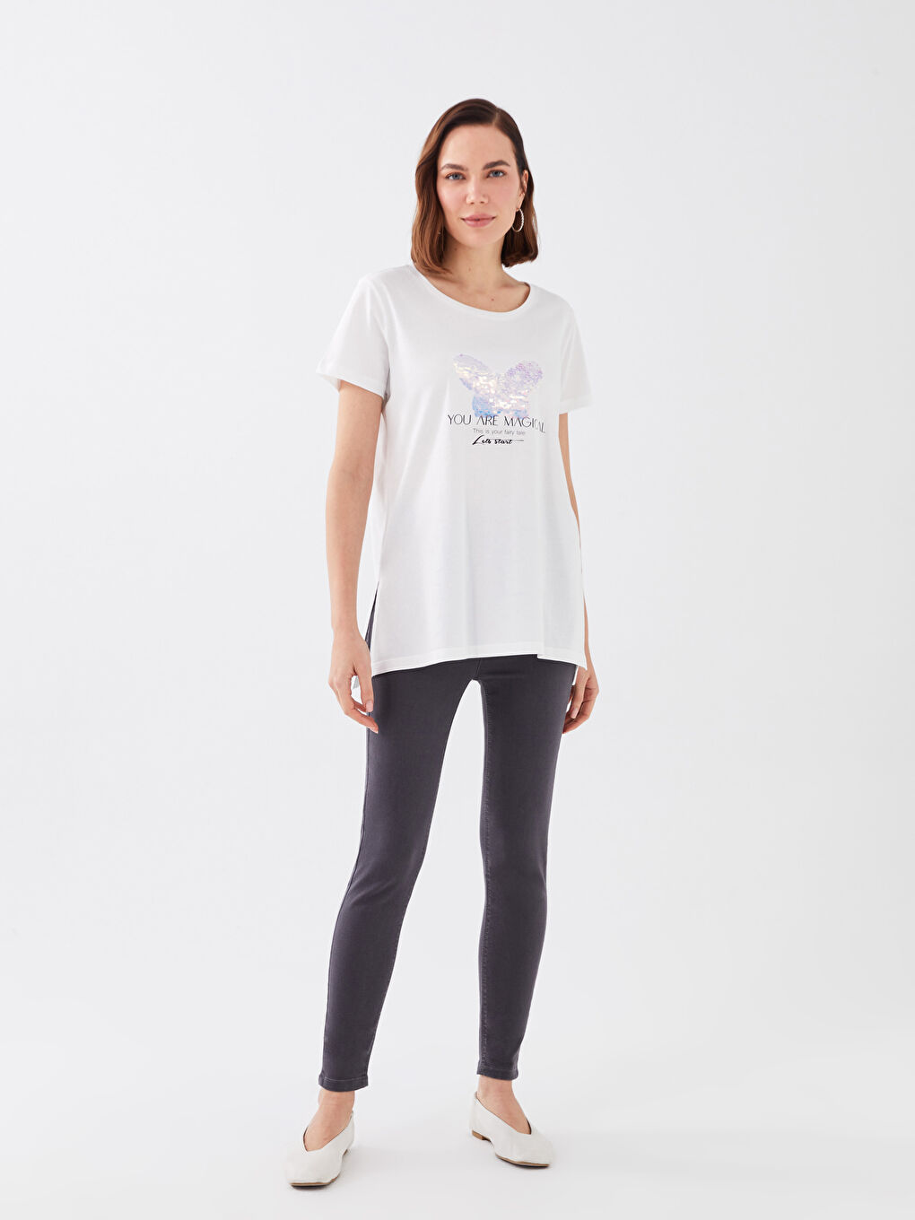 تيشيرت كم قصير ياقة دائرية مطرز بالترتر للسيدات-2