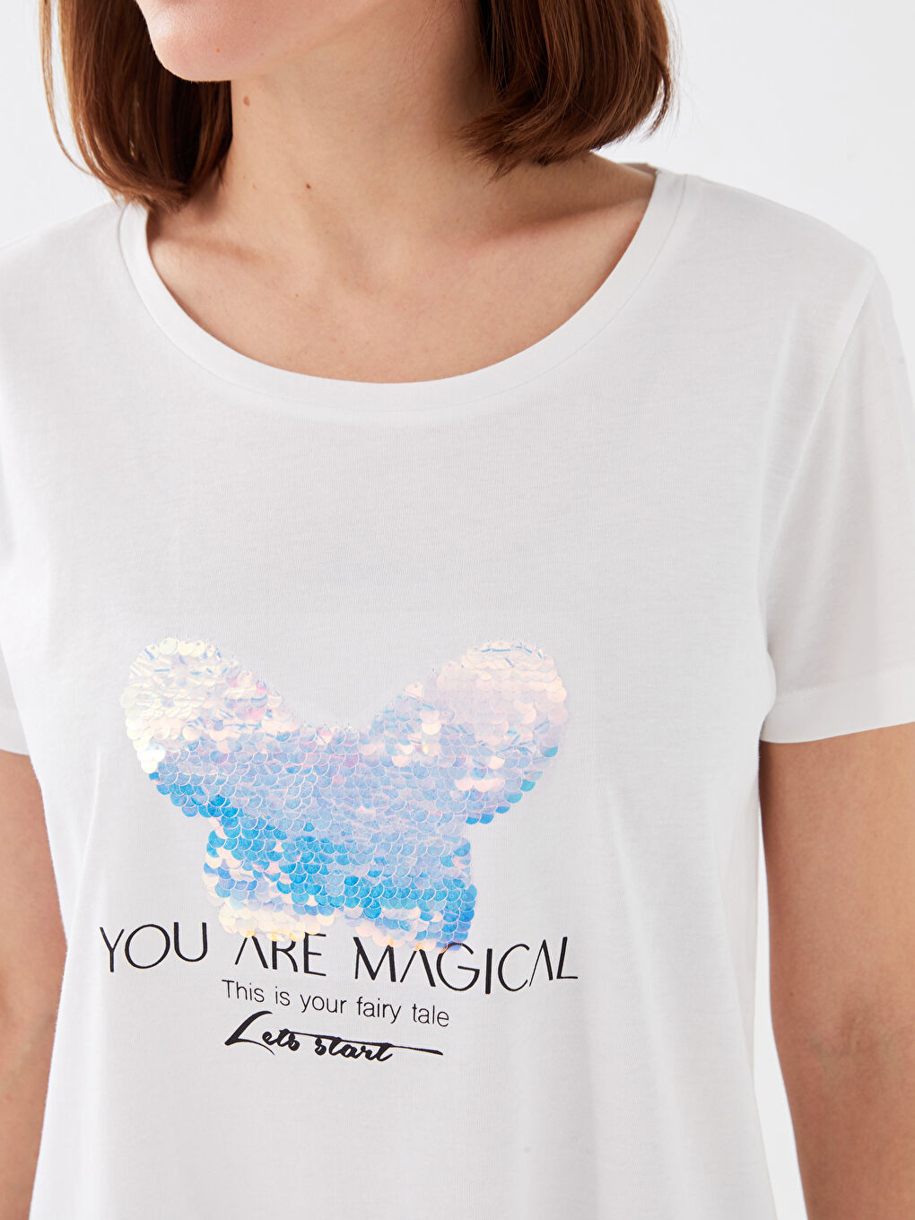 تيشيرت كم قصير ياقة دائرية مطرز بالترتر للسيدات-3