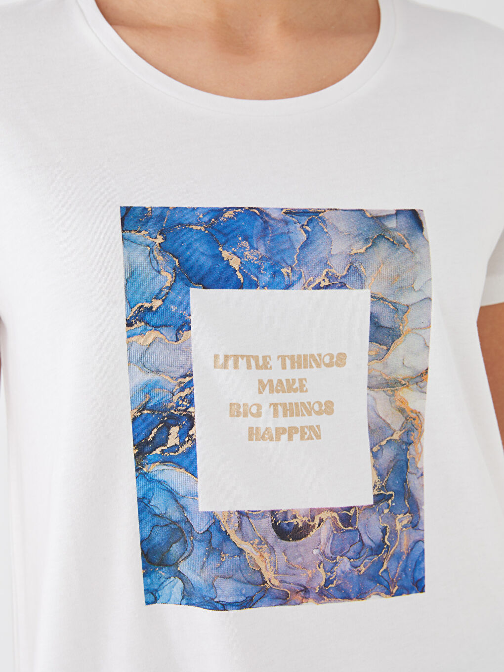 Ekru Bisiklet Yaka Baskılı Kısa Kollu Kadın Tişört-3