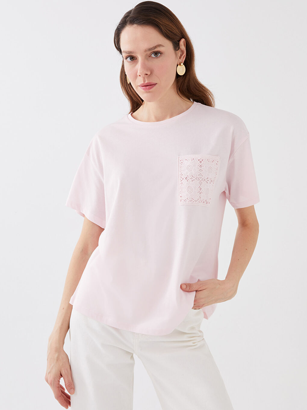 LCWAIKIKI Classic Women's Crew Neck Embroidered T-Shirt -S3BK63Z8-JH3