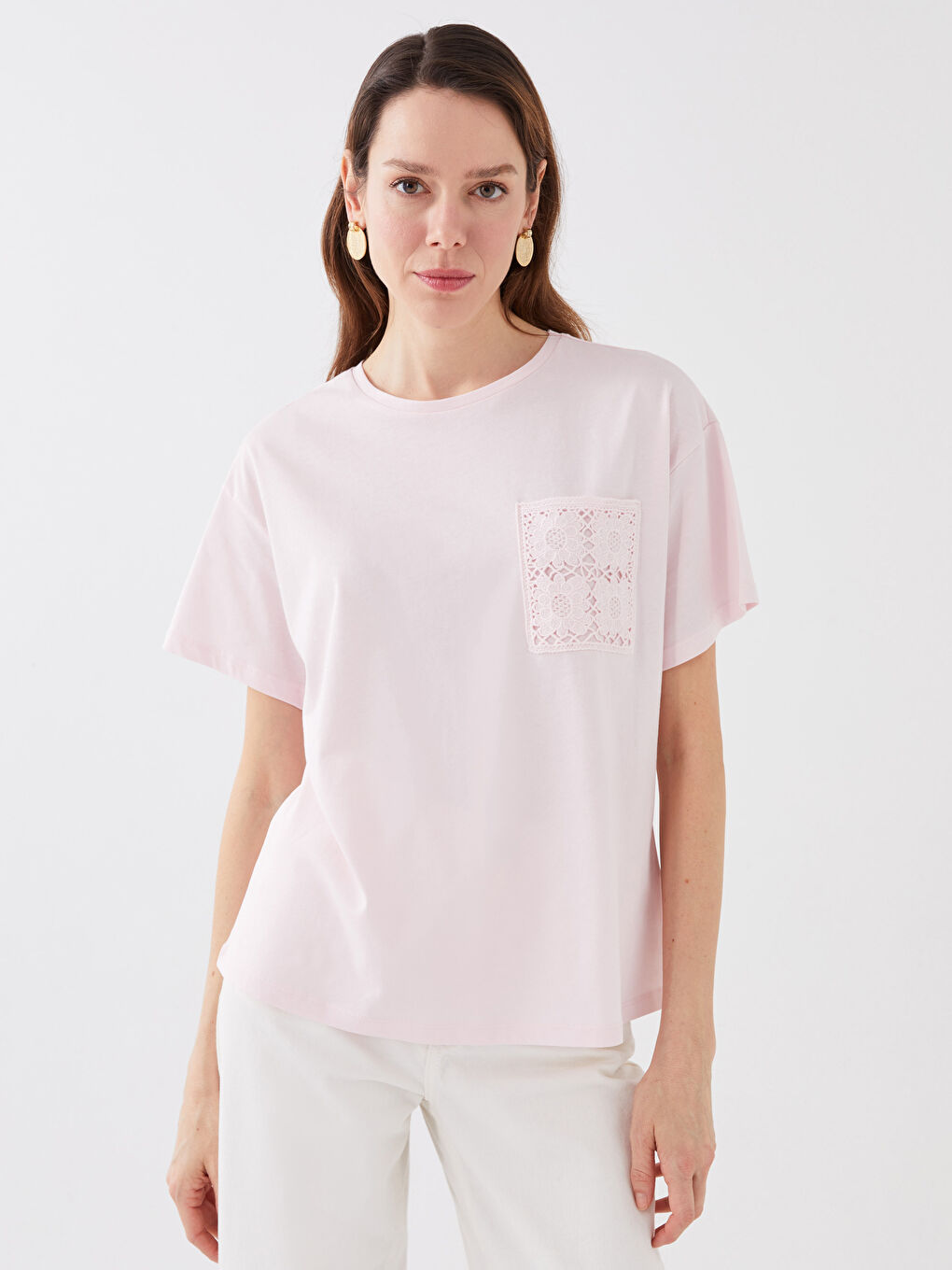 LCWAIKIKI Classic Women's Crew Neck Embroidered T-Shirt -S3BK63Z8-JH3