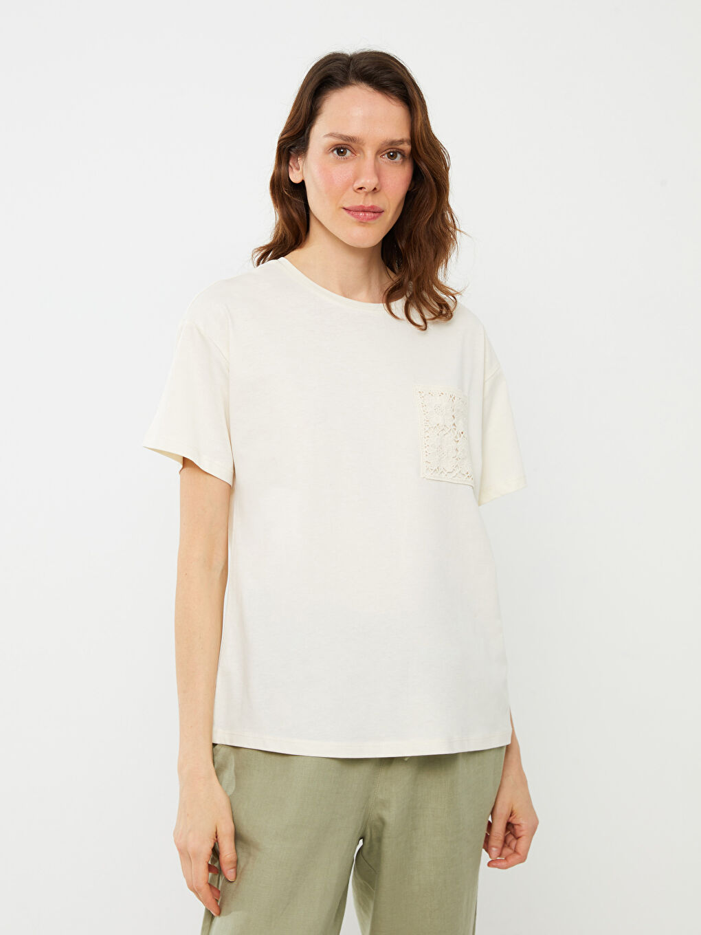 LCWAIKIKI Classic Women's Crew Neck Embroidered T-Shirt -S3BK63Z8-QVK
