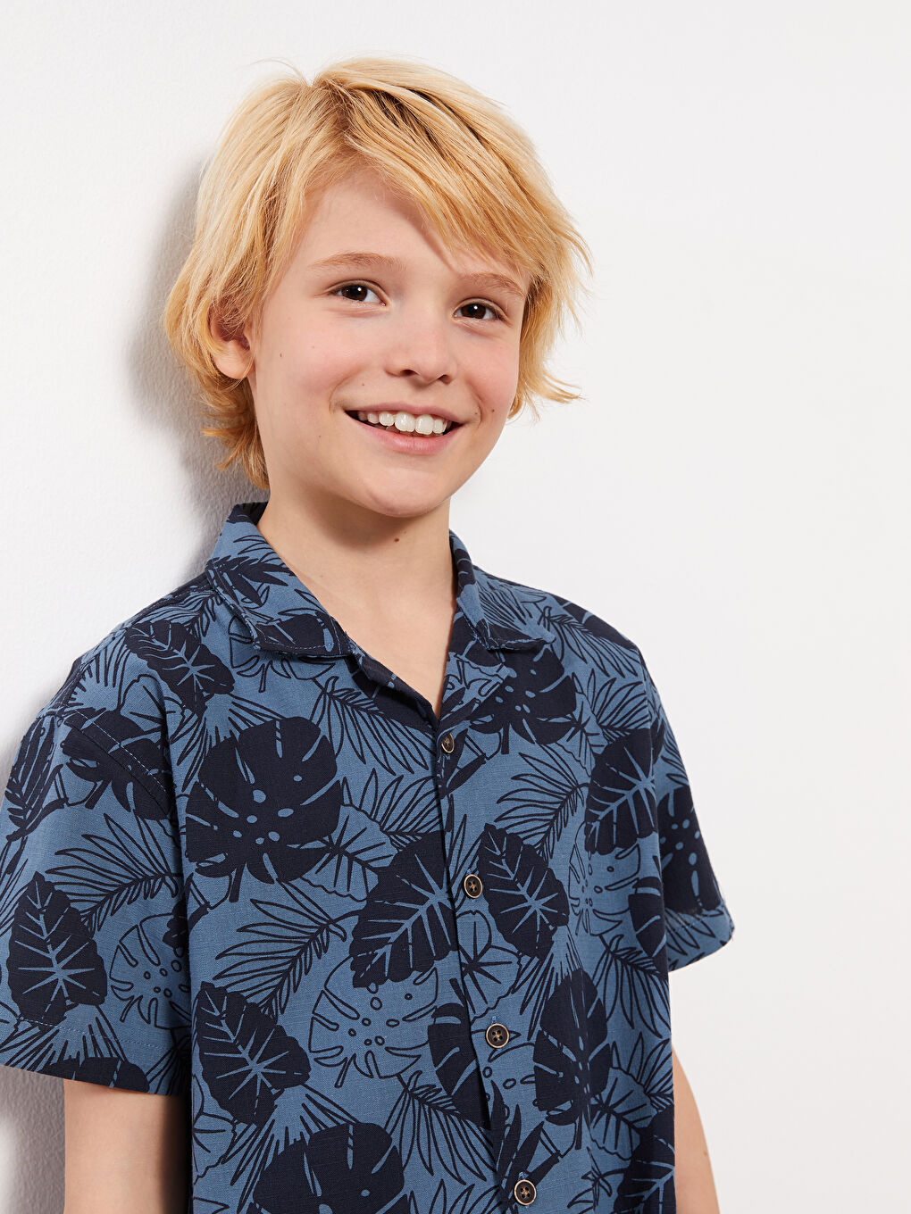 Узорчатая рубашка с коротким рукавом и шорты для мальчиков-2