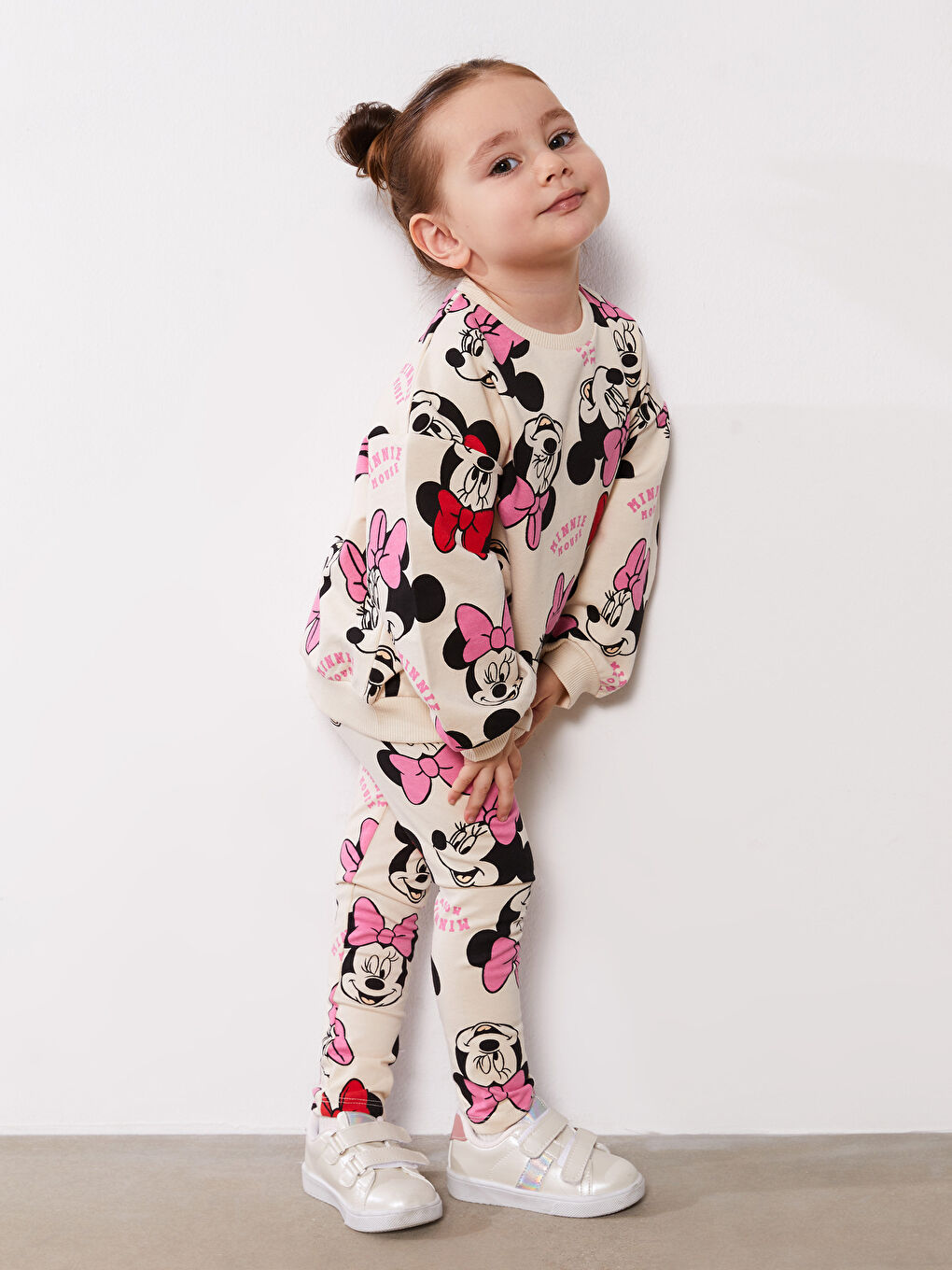 Ekru Bisiklet Yaka Kısa Kollu Minnie Mouse Baskılı Kız Bebek Sweatshirt ve Tayt 2'li Takım