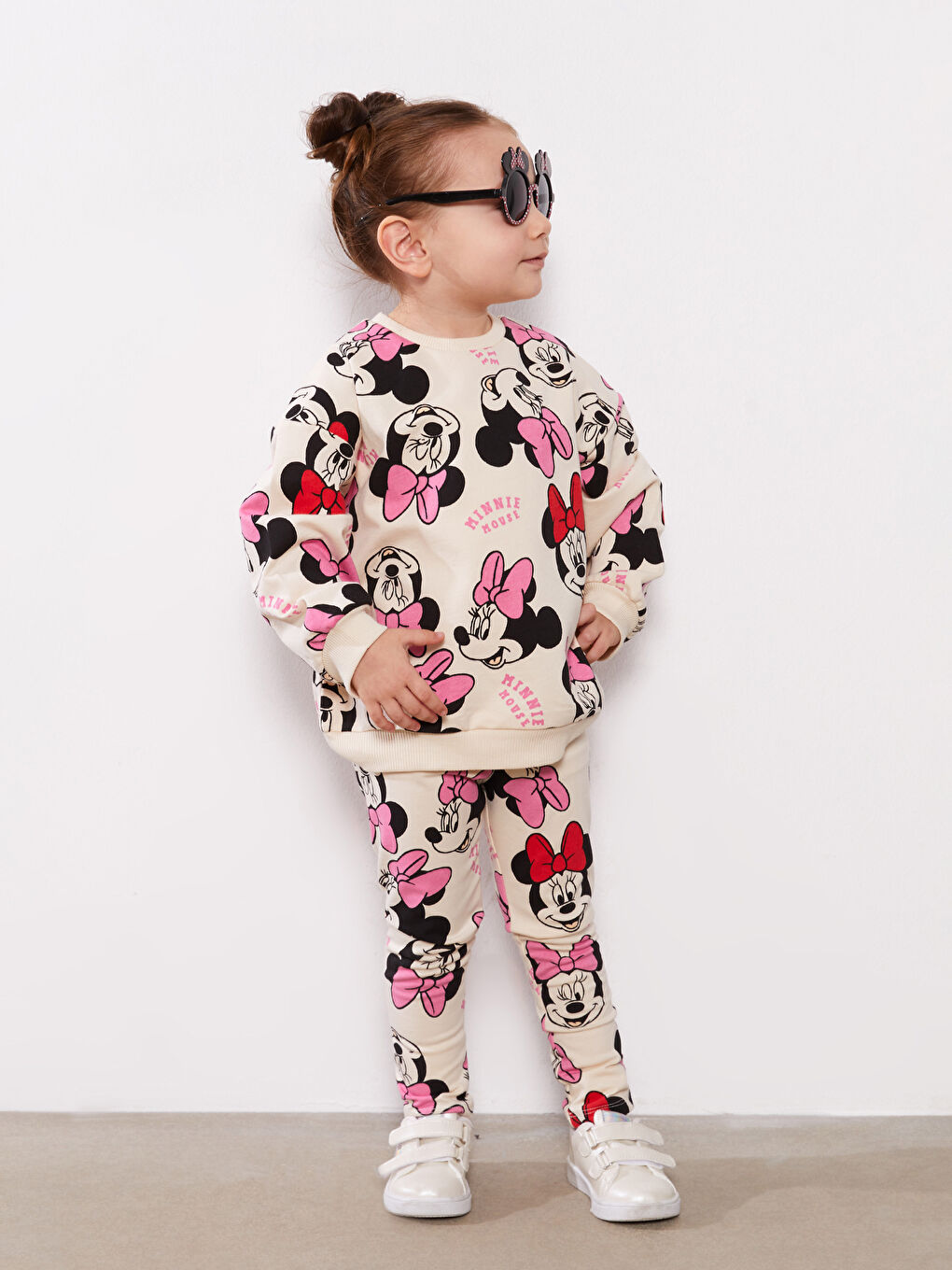 Ekru Bisiklet Yaka Kısa Kollu Minnie Mouse Baskılı Kız Bebek Sweatshirt ve Tayt 2'li Takım-1