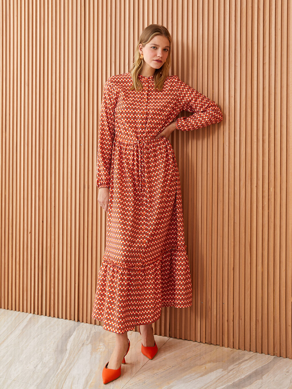 Hakim Yaka Çiçekli Uzun Kollu Kadın Gömlek Elbise