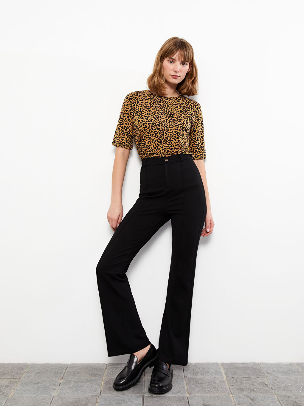 Siyah Yüksek Bel Dar Fit İspanyol Paça Kadın Pantolon-1