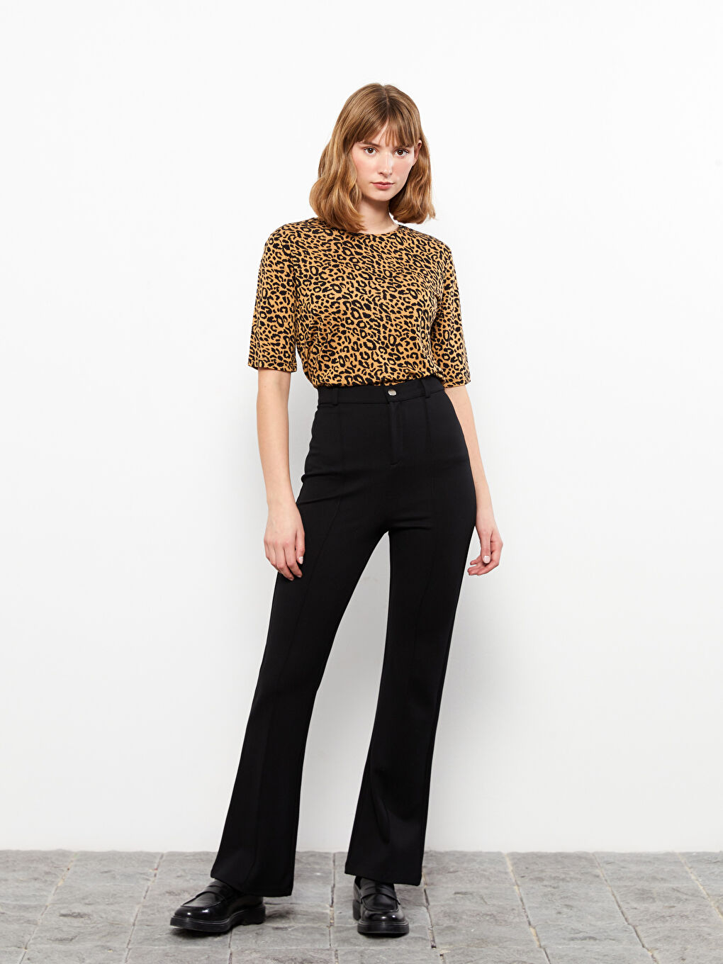 Siyah Yüksek Bel Dar Fit İspanyol Paça Kadın Pantolon-2