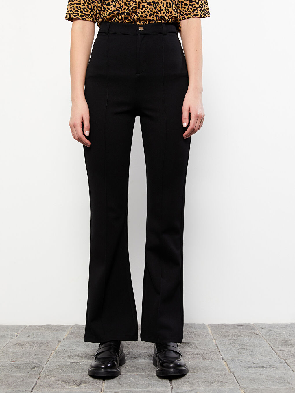 Siyah Yüksek Bel Dar Fit İspanyol Paça Kadın Pantolon-4