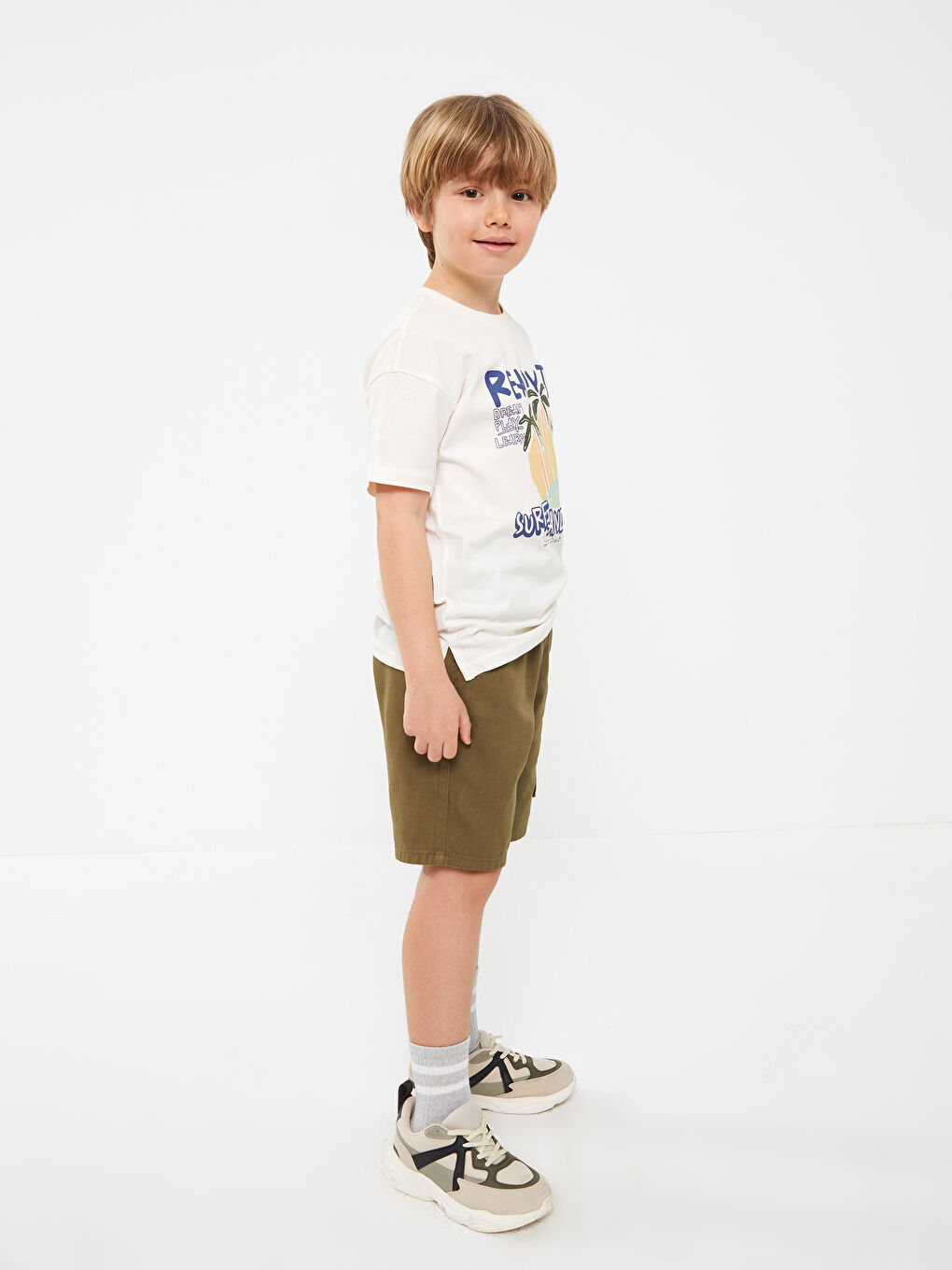 Ekru Rahat Kalıp Bisiklet Yaka Baskılı Erkek Çocuk Tişört-1