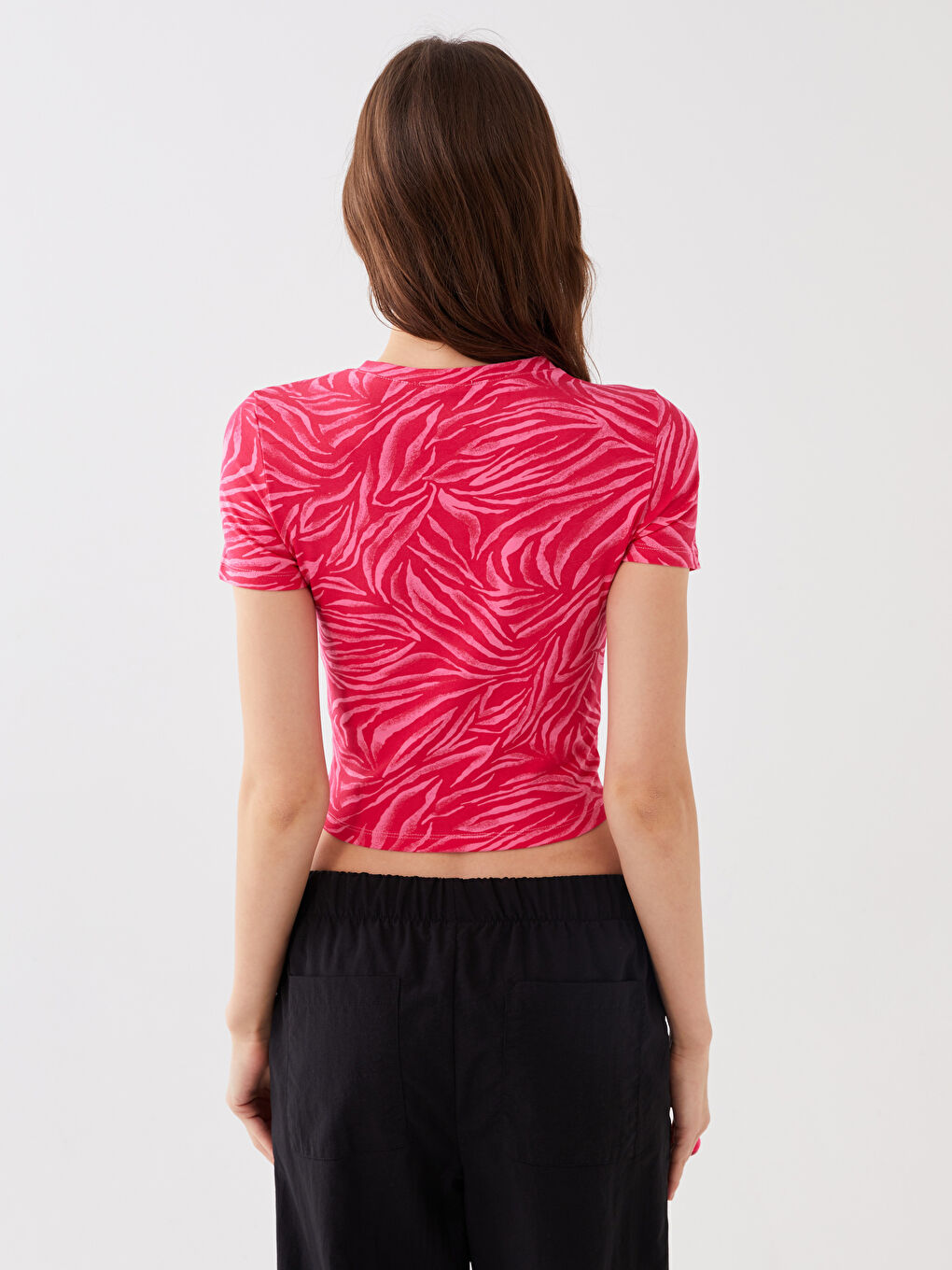 Pembe Kadın Bisiklet Yaka Desenli Kısa Kollu Tişört-4