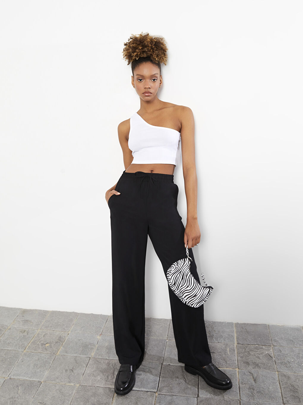 Women's Elastic Waist Relaxed Fit Regular Trousers