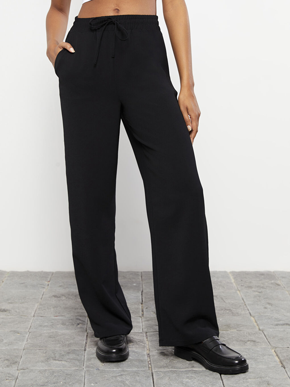 Women's Elastic Waist Relaxed Fit Regular Trousers-3