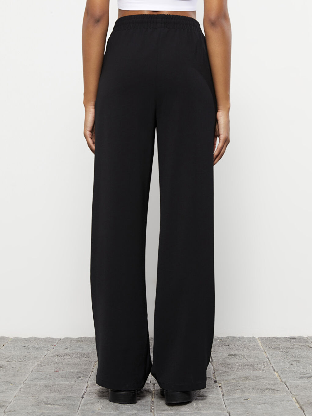 Women's Elastic Waist Relaxed Fit Regular Trousers-4