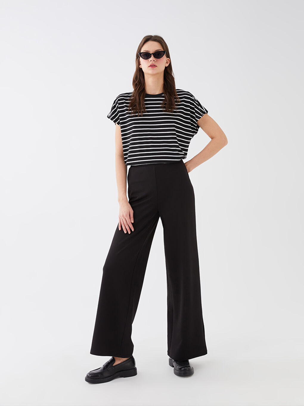 Siyah Beli Lastikli Düz Geniş Paça Kadın Pantolon-1
