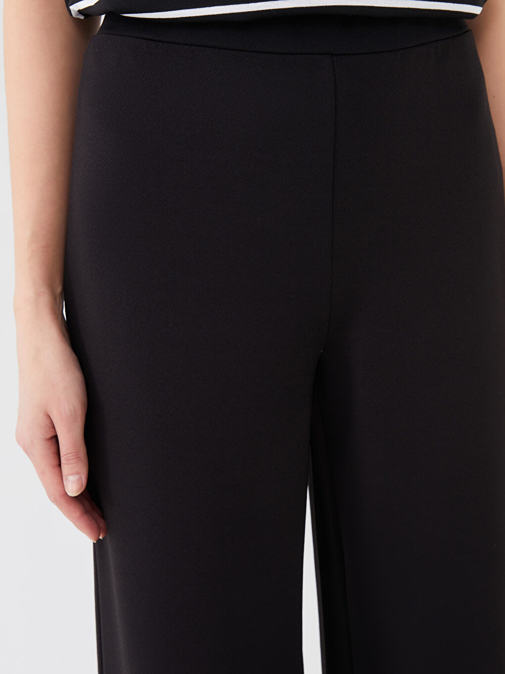 Siyah Beli Lastikli Düz Geniş Paça Kadın Pantolon-2