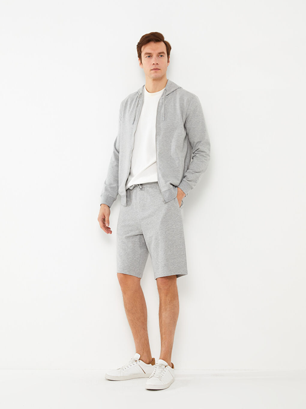 LCWAIKIKI Basic Standard Fit Men's Bermuda Shorts -S3BR15Z8-DCR