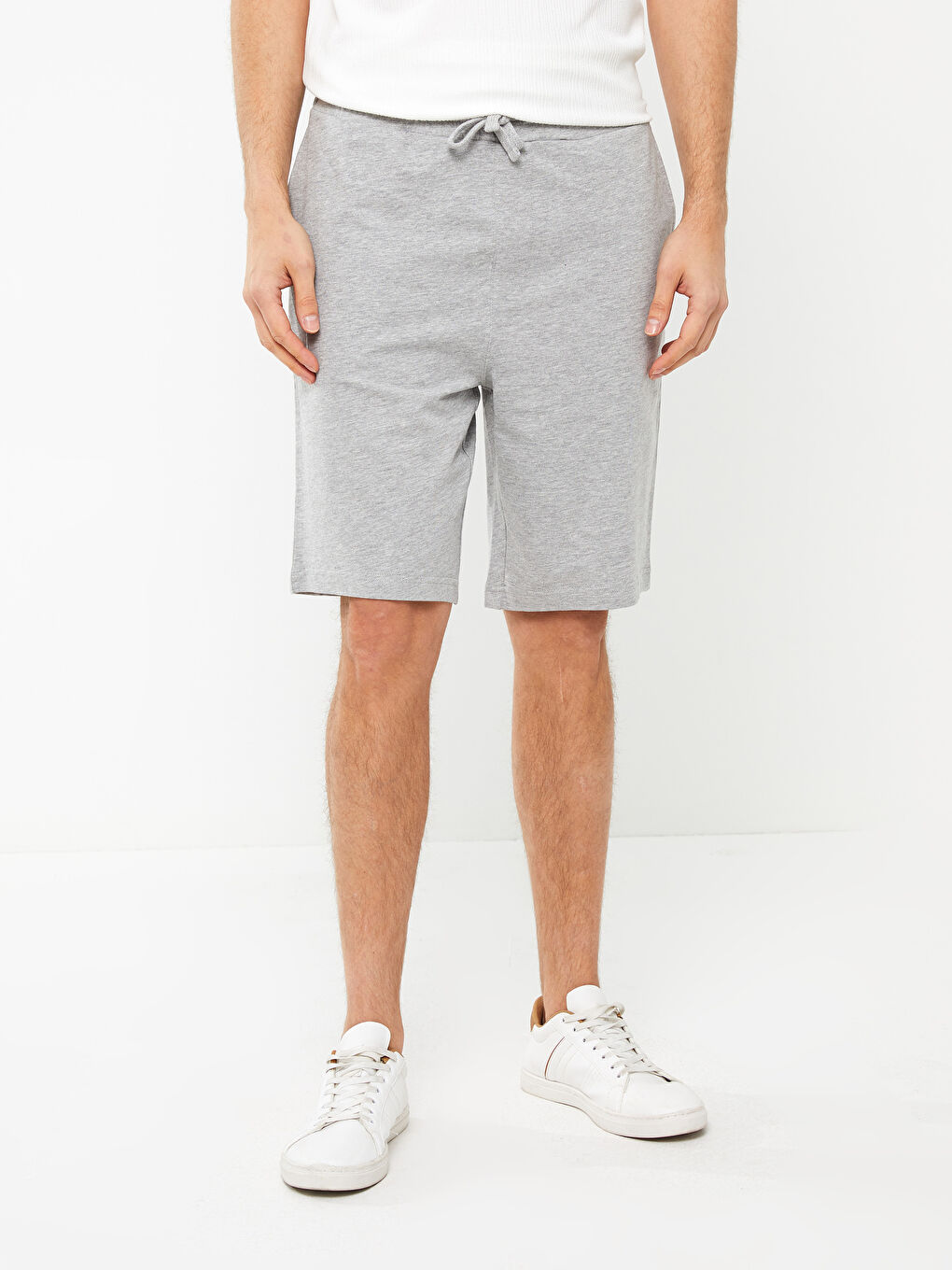 LCWAIKIKI Basic Standard Fit Men's Bermuda Shorts -S3BR15Z8-DCR