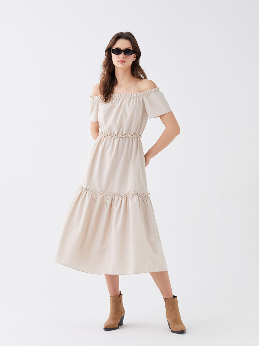 Әйелдерге арналған қиғаш мойын өрнексіз қысқа жең көйлек