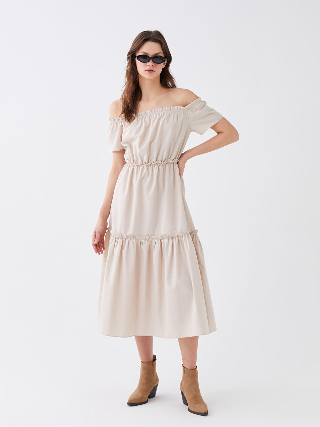 Әйелдерге арналған қиғаш мойын өрнексіз қысқа жең көйлек-1