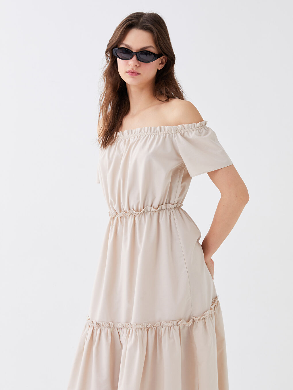 Әйелдерге арналған қиғаш мойын өрнексіз қысқа жең көйлек-2