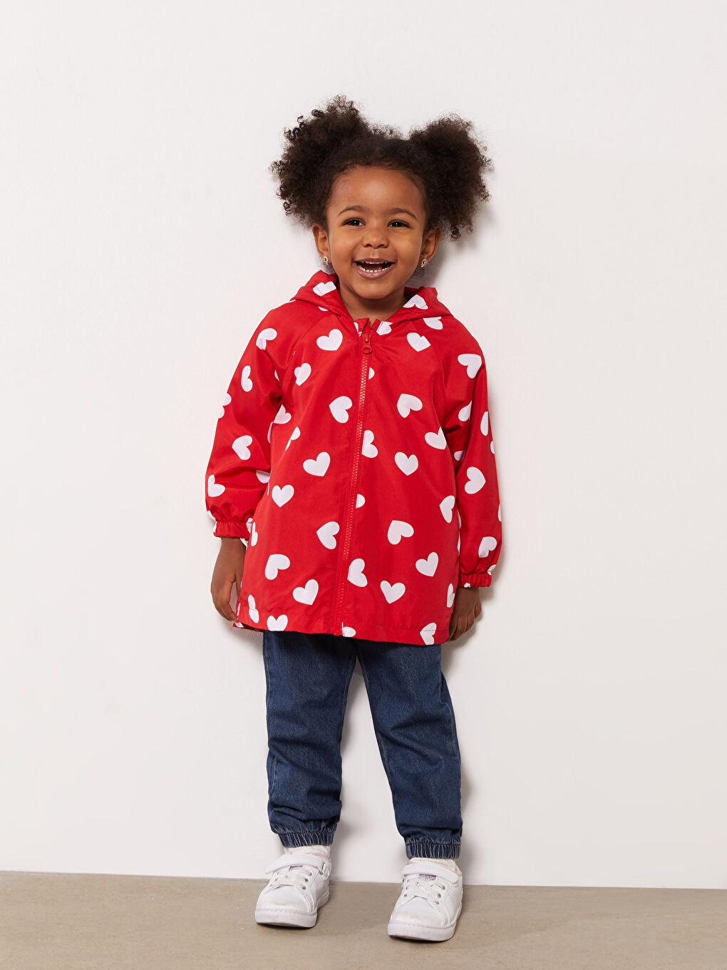 Kırmızı Kapüşonlu Uzun Kollu Baskılı Kız Bebek Mont