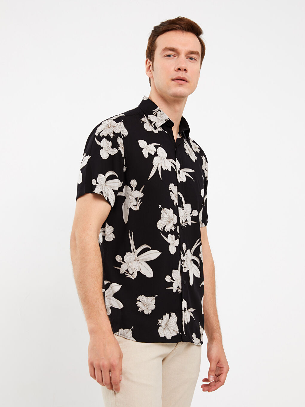 Siyah Regular Fit Kısa Kollu Desenli Viskon Erkek Gömlek