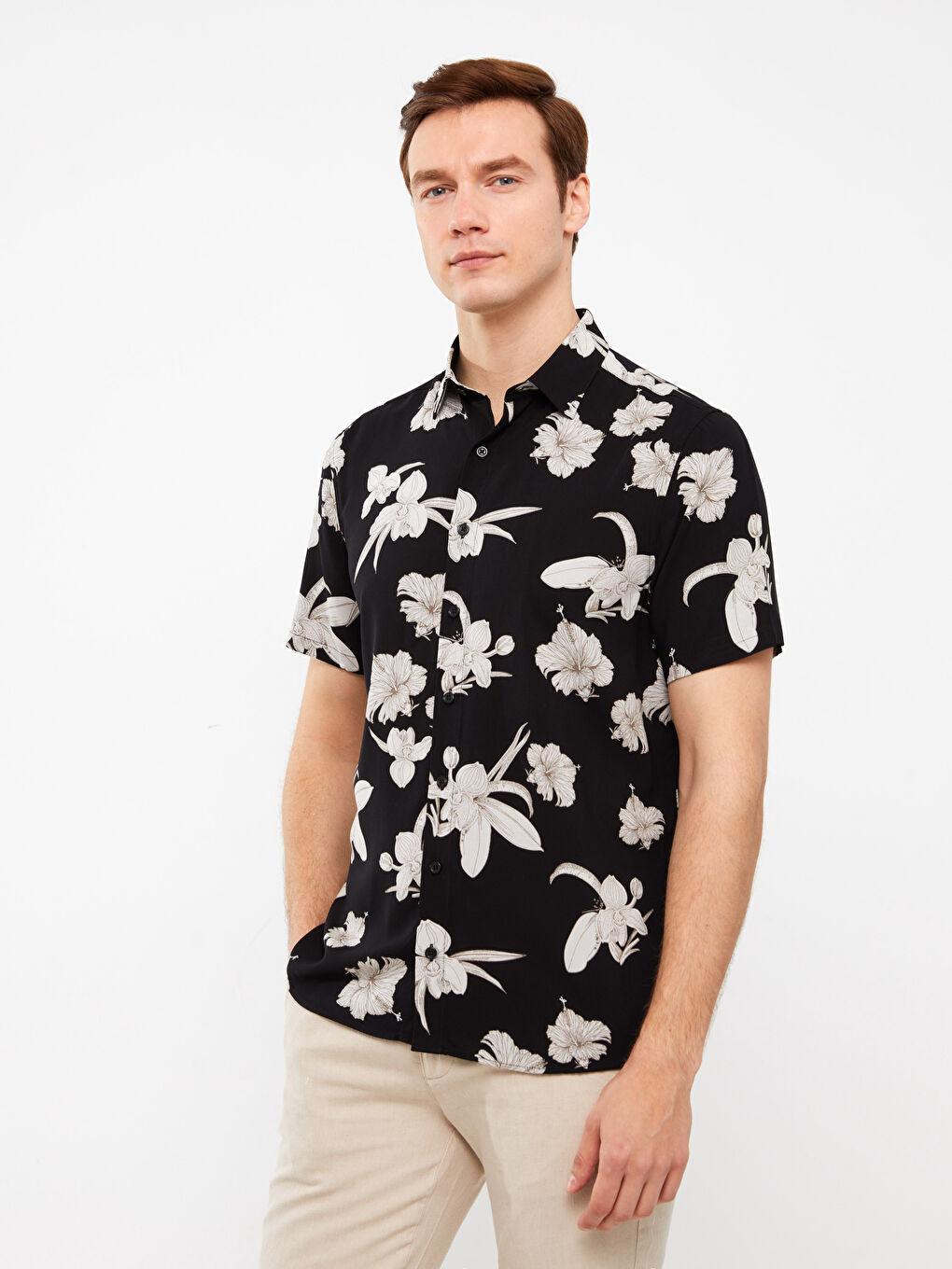 Siyah Regular Fit Kısa Kollu Desenli Viskon Erkek Gömlek-1