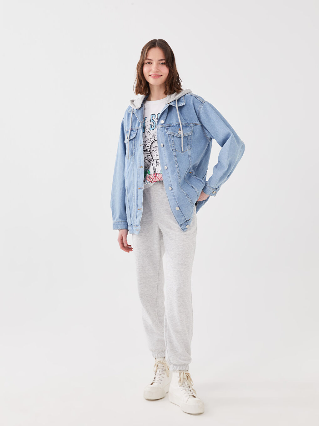 Veste en Jean à Capuche Régulière à Manches Longues pour Femmes-1