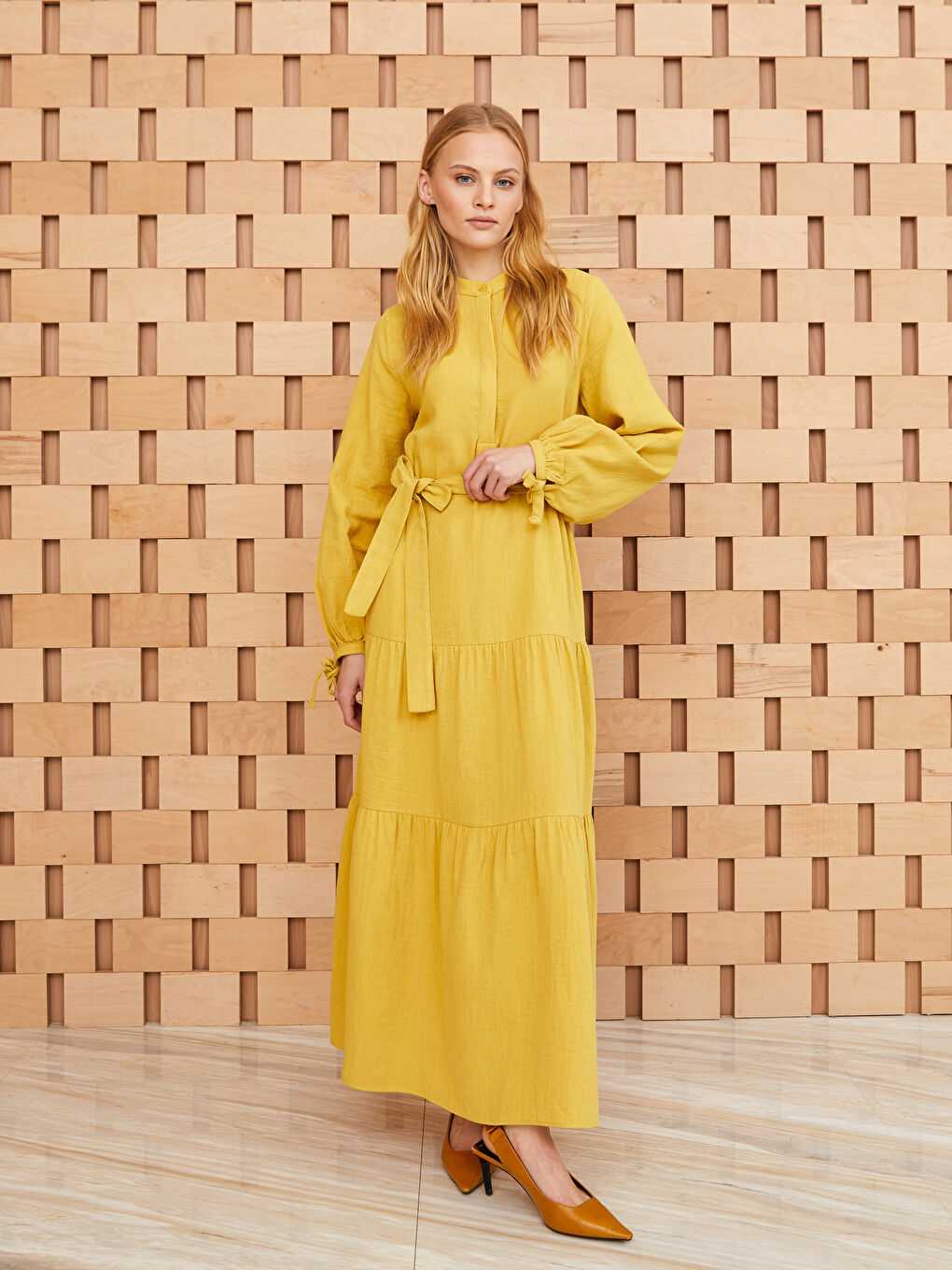 Robe pour Femmes à Col Mao et Manches Longues en Mousseline-1