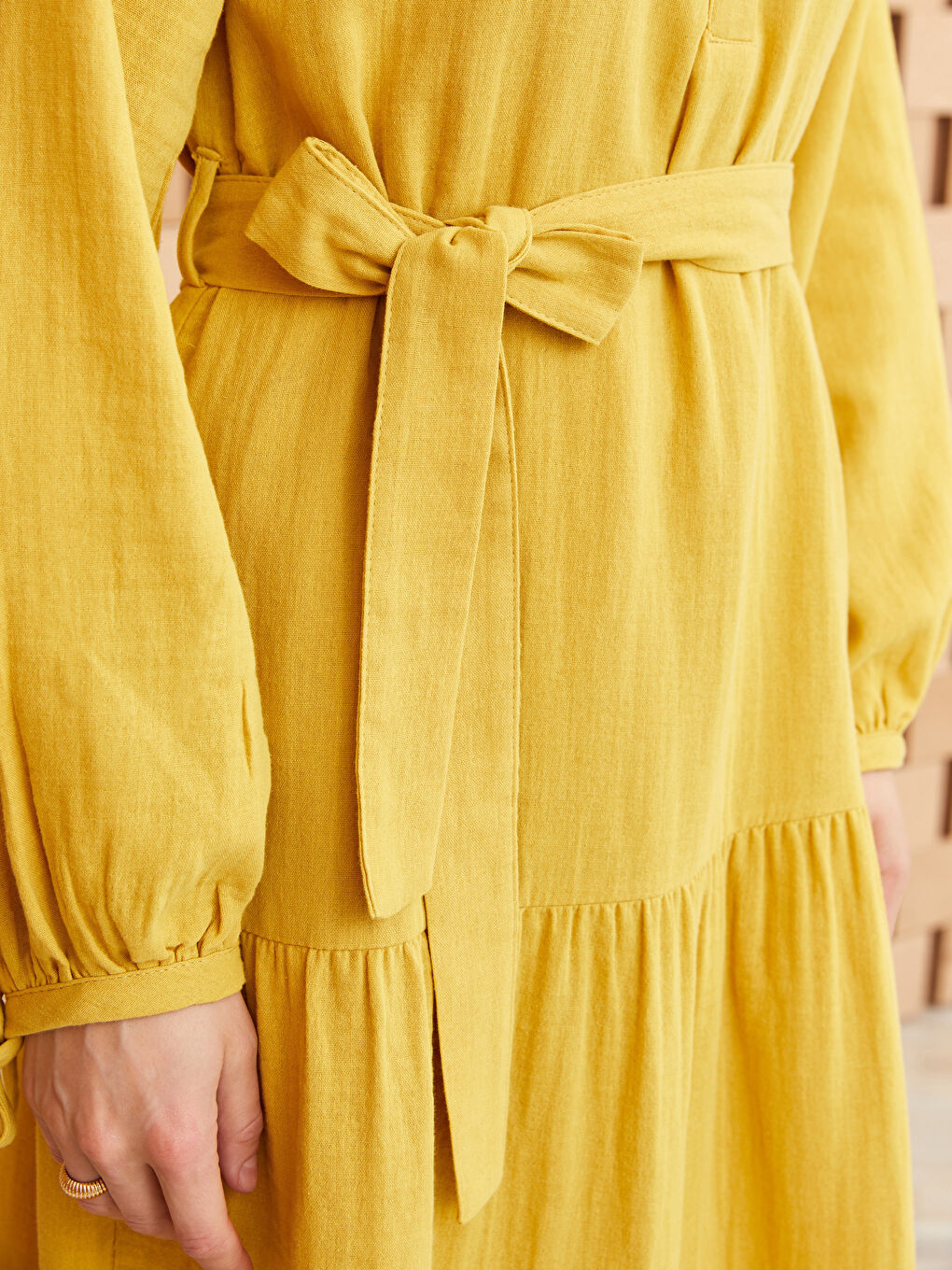 Robe pour Femmes à Col Mao et Manches Longues en Mousseline-3