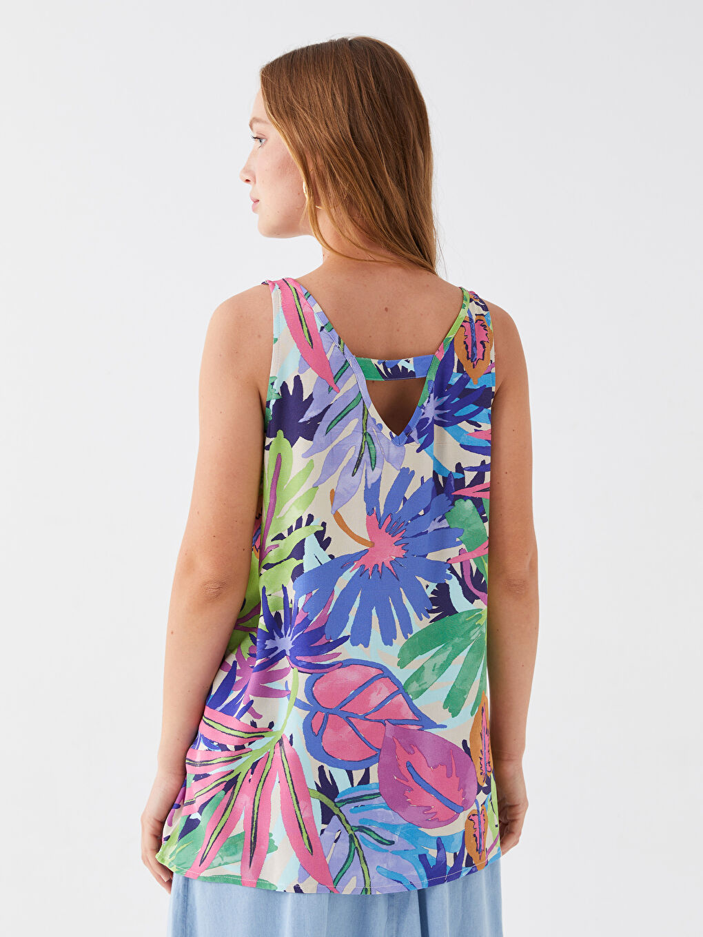 بلوزة نسائية بنمط ياقة على شكل حرف V-4