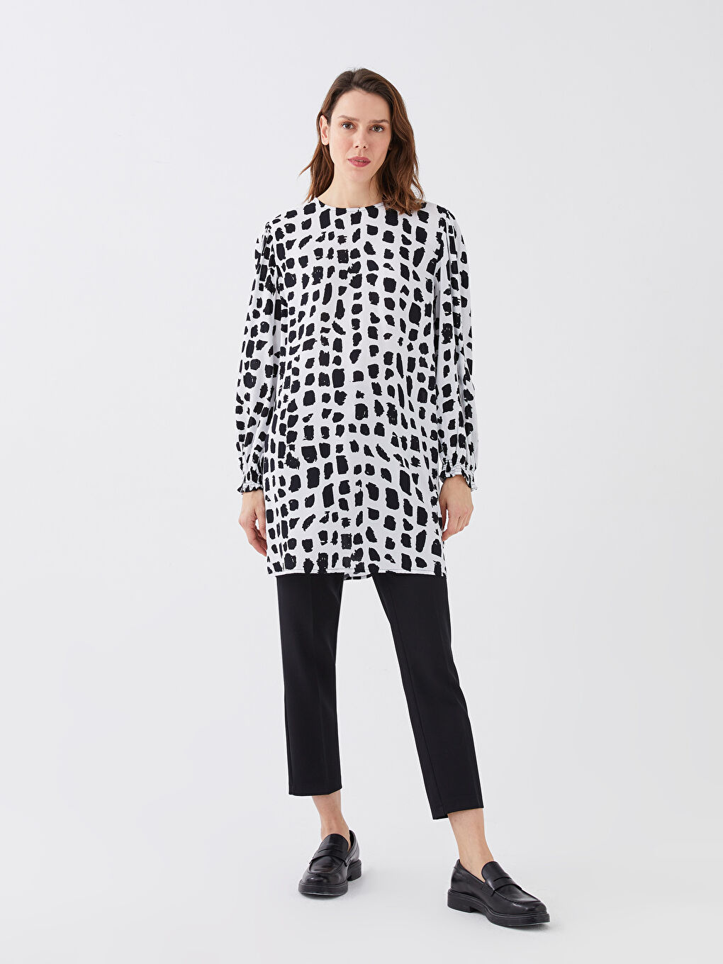 Siyah Bisiklet Yaka Desenli Uzun Kollu Kadın Tunik-2