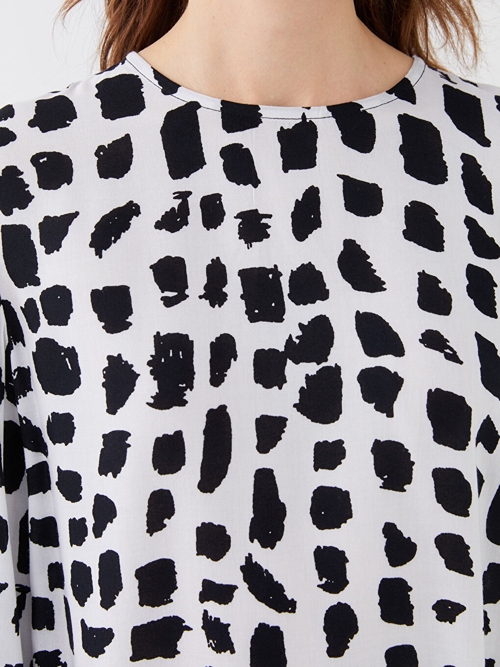 Siyah Bisiklet Yaka Desenli Uzun Kollu Kadın Tunik-3