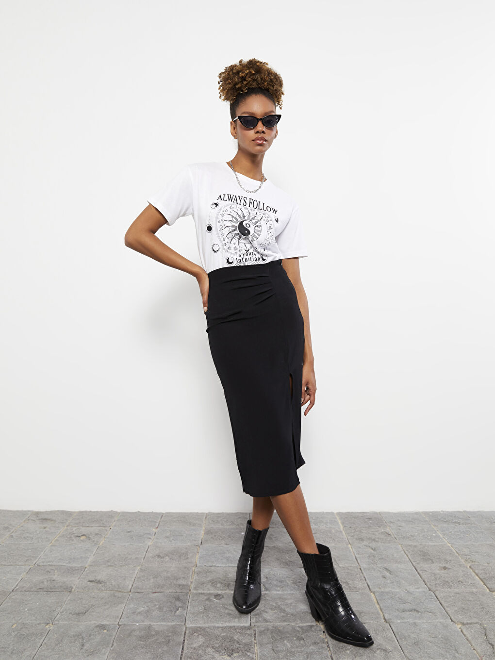 جيبة سادة بتفصيلة شق للسيدات-1