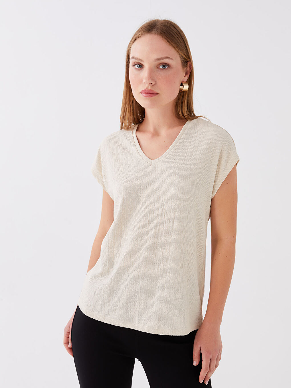 Gri V Yaka Düz Kısa Kollu Kadın Tişört