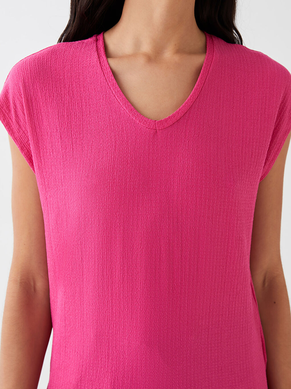 Fuşya V Yaka Düz Kısa Kollu Kadın Tişört-3