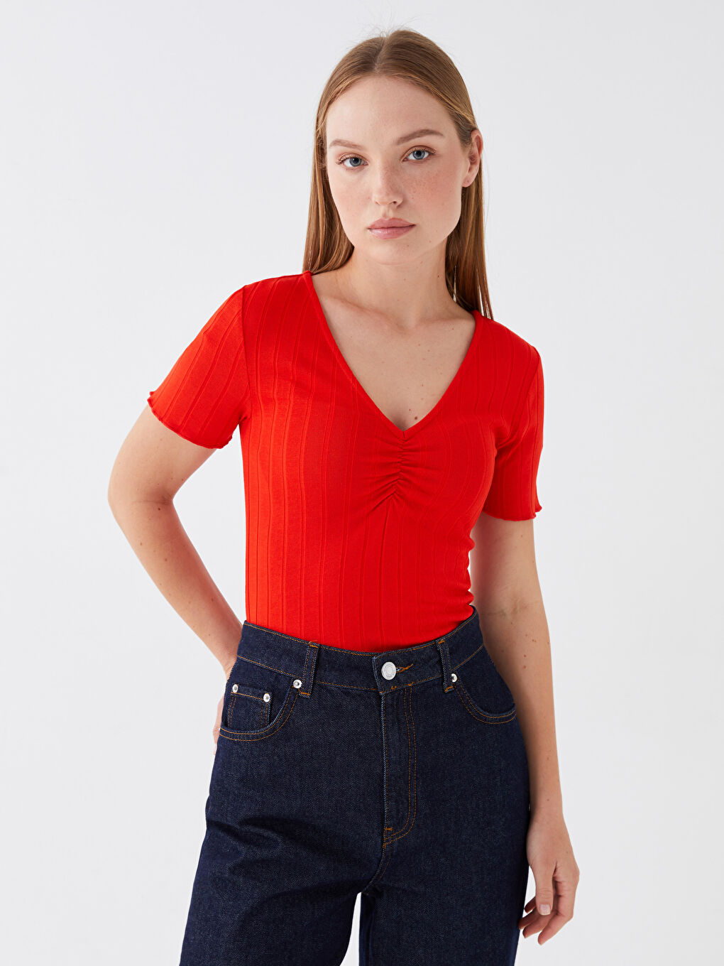 Kırmızı V Yaka Düz Kısa Kollu Kadın Tişört