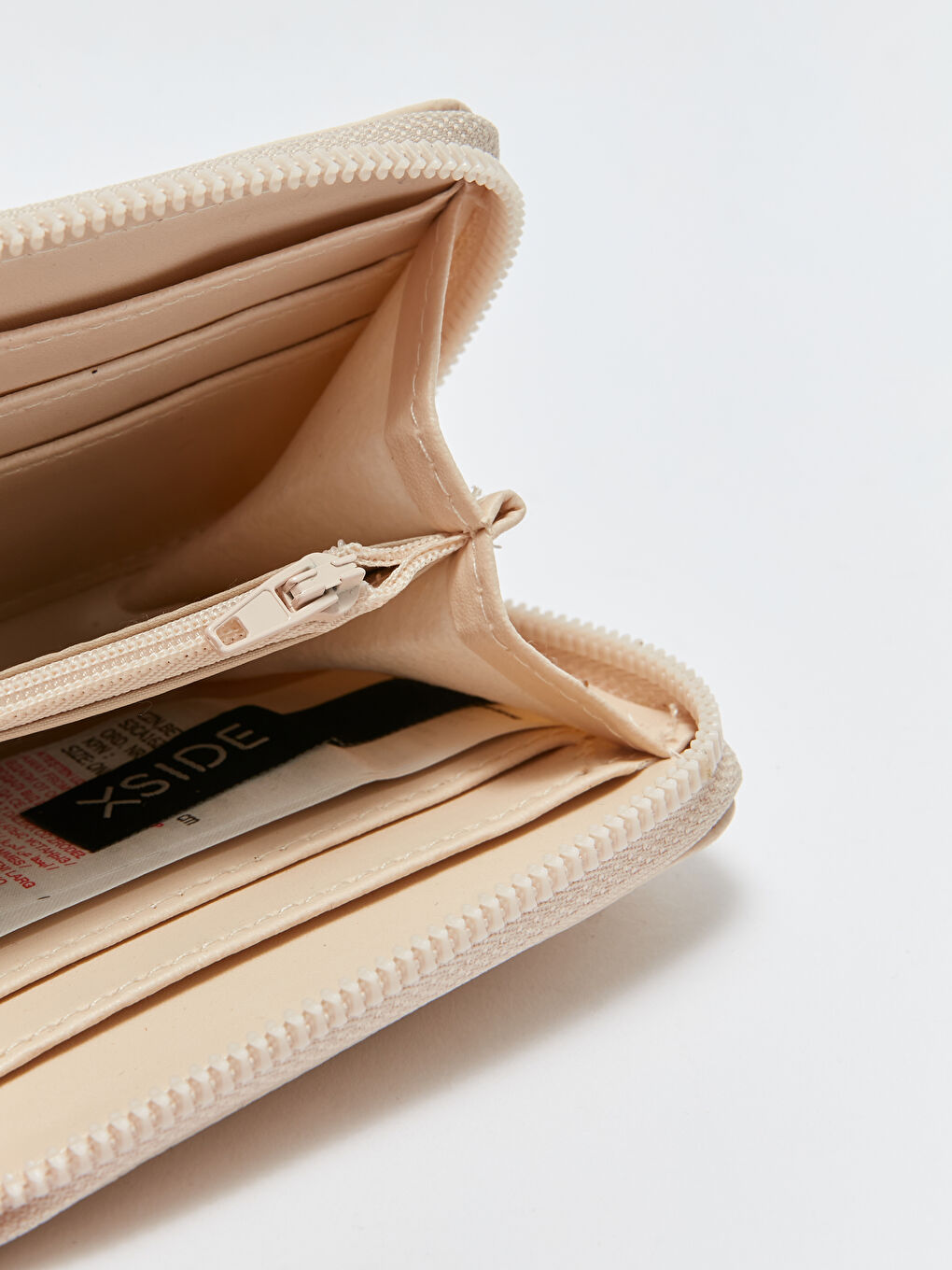 محفظة نسائية مبطنة بمظهر الجلد-3