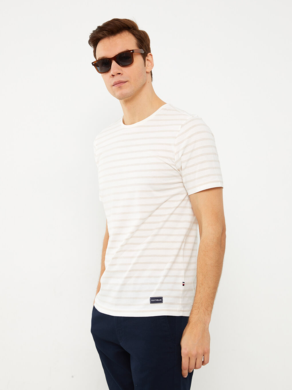 Bej Bisiklet Yaka Kısa Kollu Çizgili Penye Erkek Tişört-1