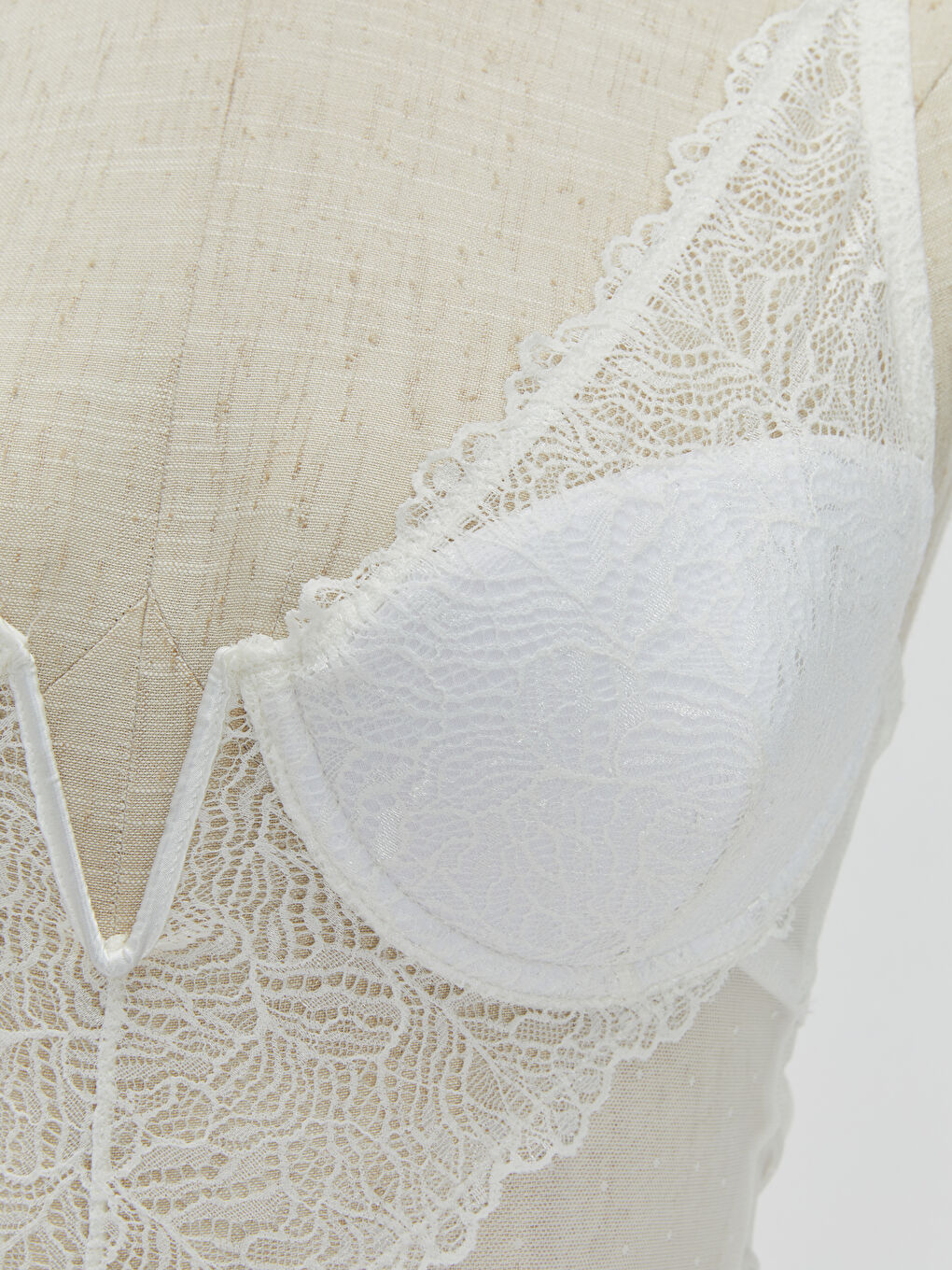Underwire Unfilled Lace Bodysuit -S3CA95Z8-FDU