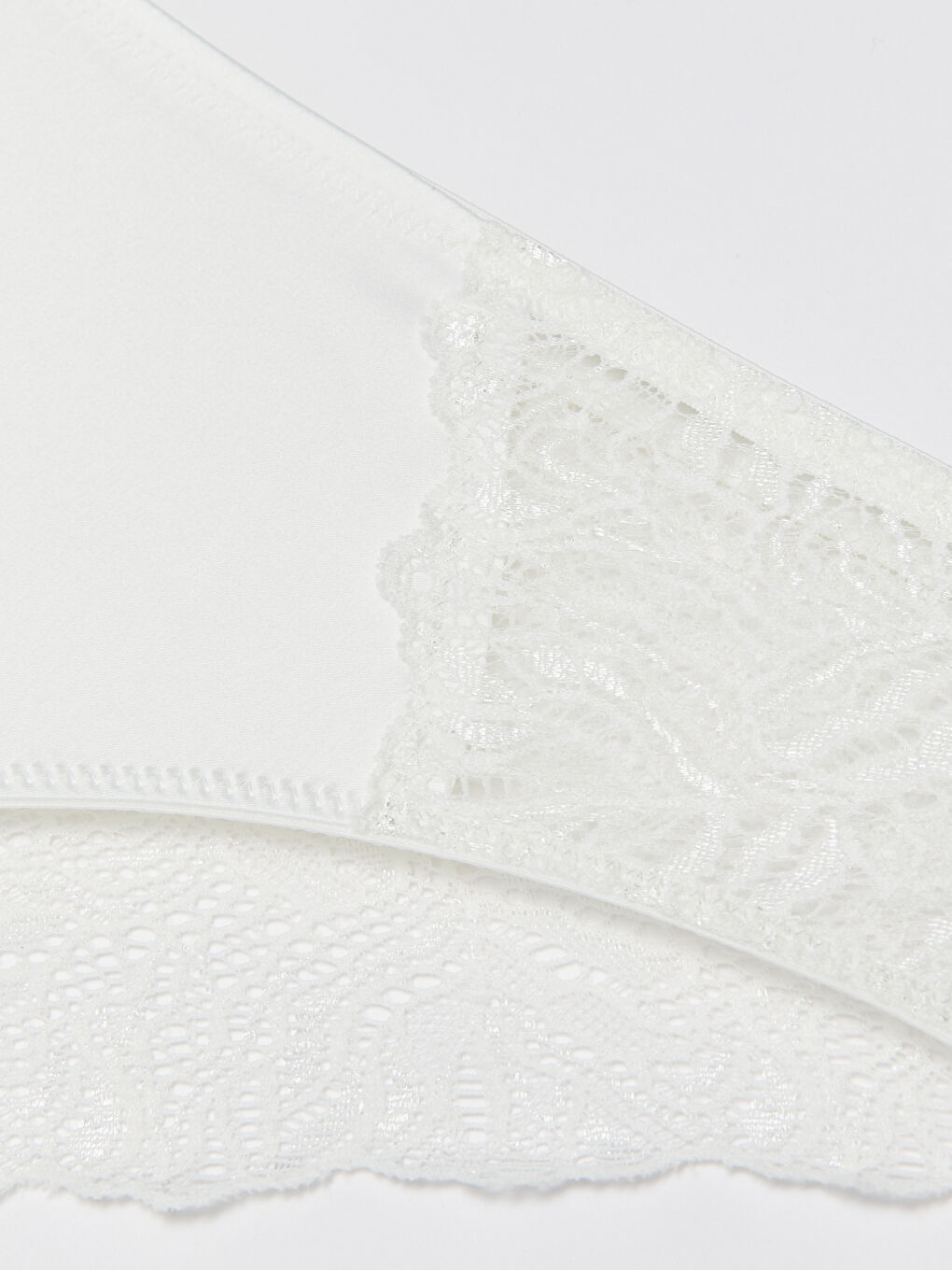 Ekru Dantel Detaylı Fantezi Bikini Külot-2